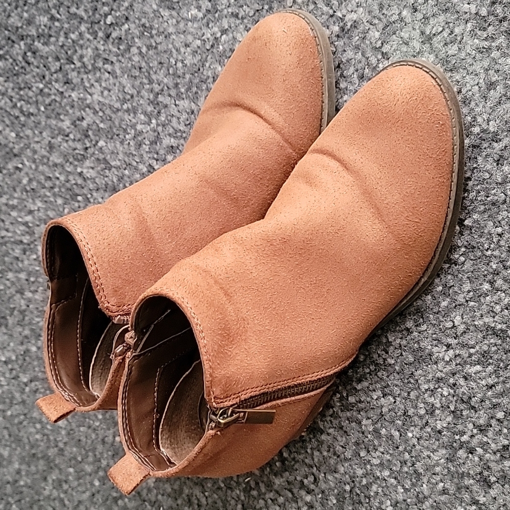 Women's Size 7 Carlos Santana Brown Zip Up Boots